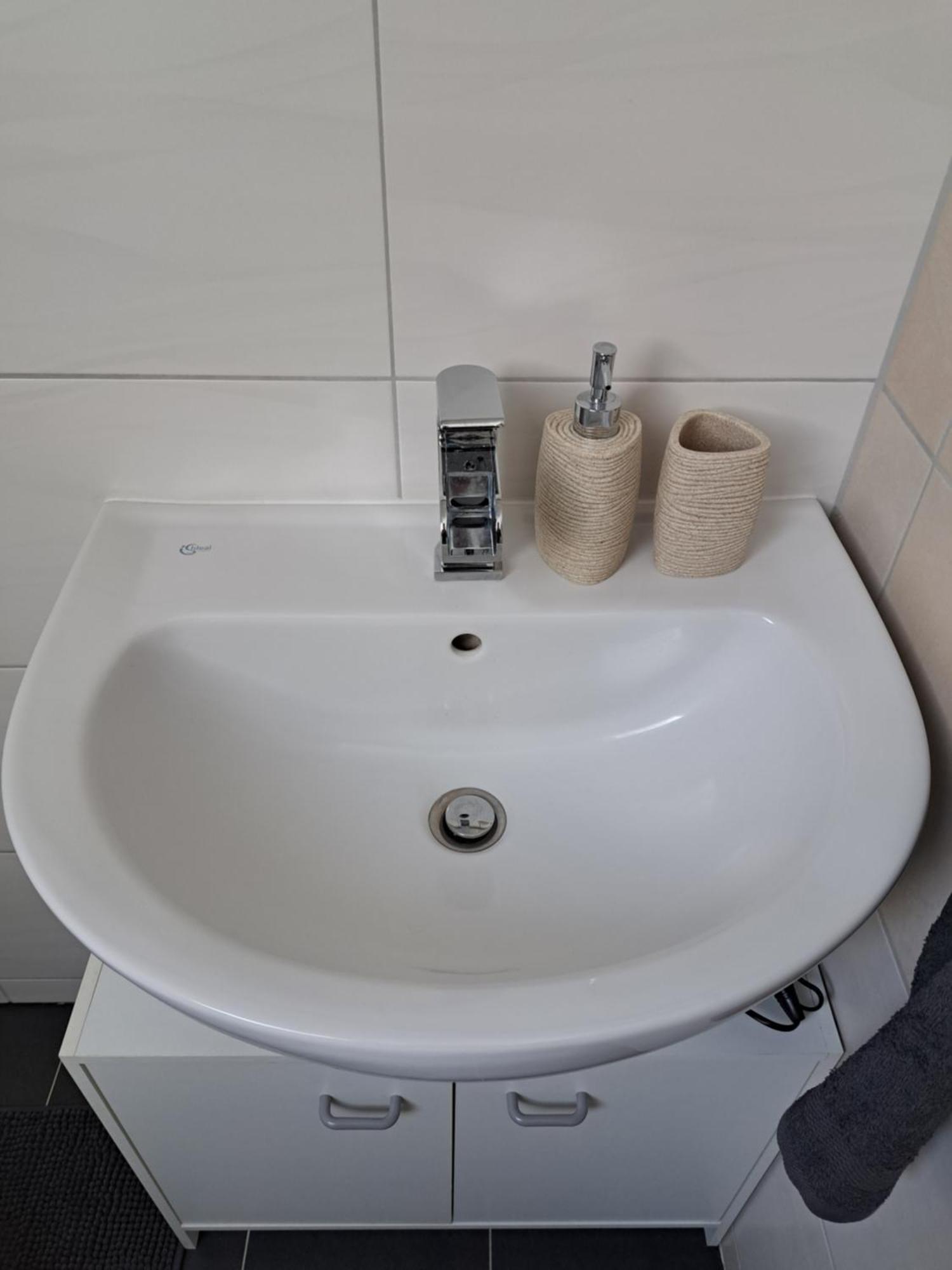 Wunderschoenes 2 Zimmer Apartment Inkl. Parkplatz Asbach  Exterior foto